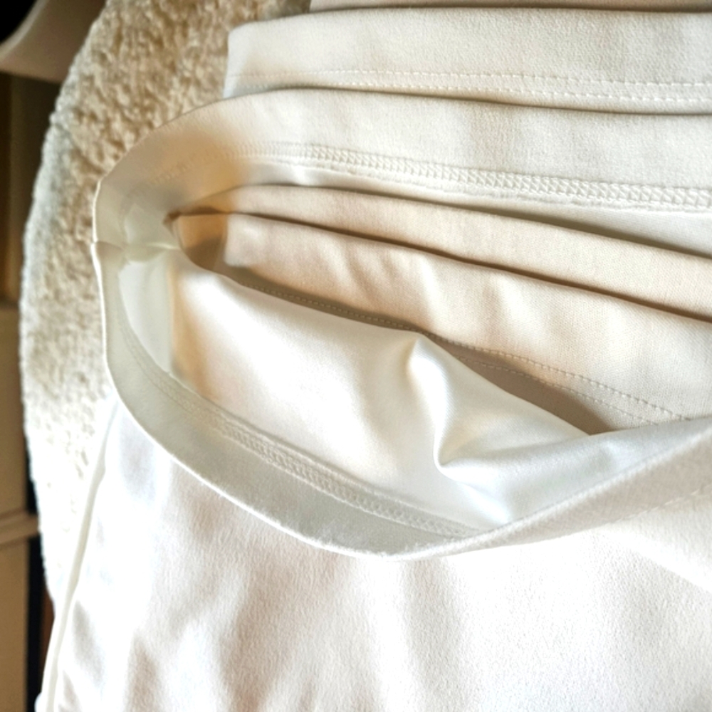 Elegant Cream Cross-Back Jumpsuit - Picture 10 of 11
